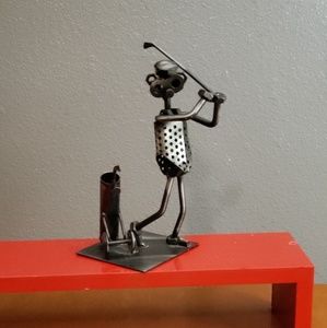 Nuts n bolt golfer